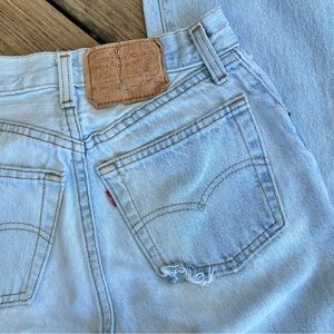 Vintage 90s Levi’s 501 Light Wash High Rise w/ Button Fly 24” Straight Cut Jeans